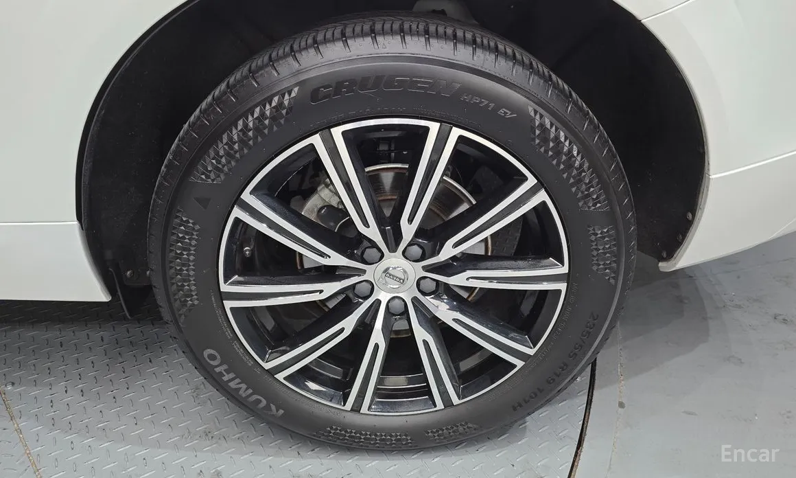 Фото 5 - Volvo XC60