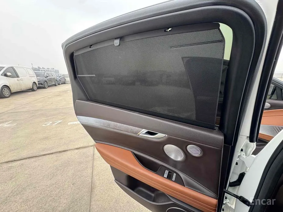 Фото 20 - Genesis G80