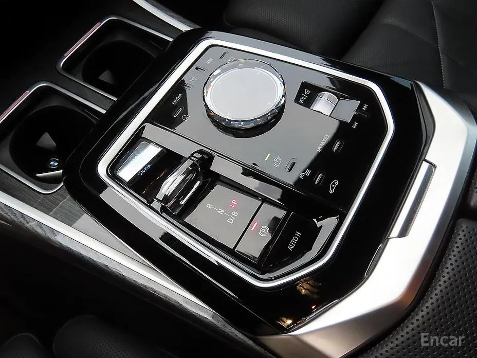 Фото 11 - BMW i7