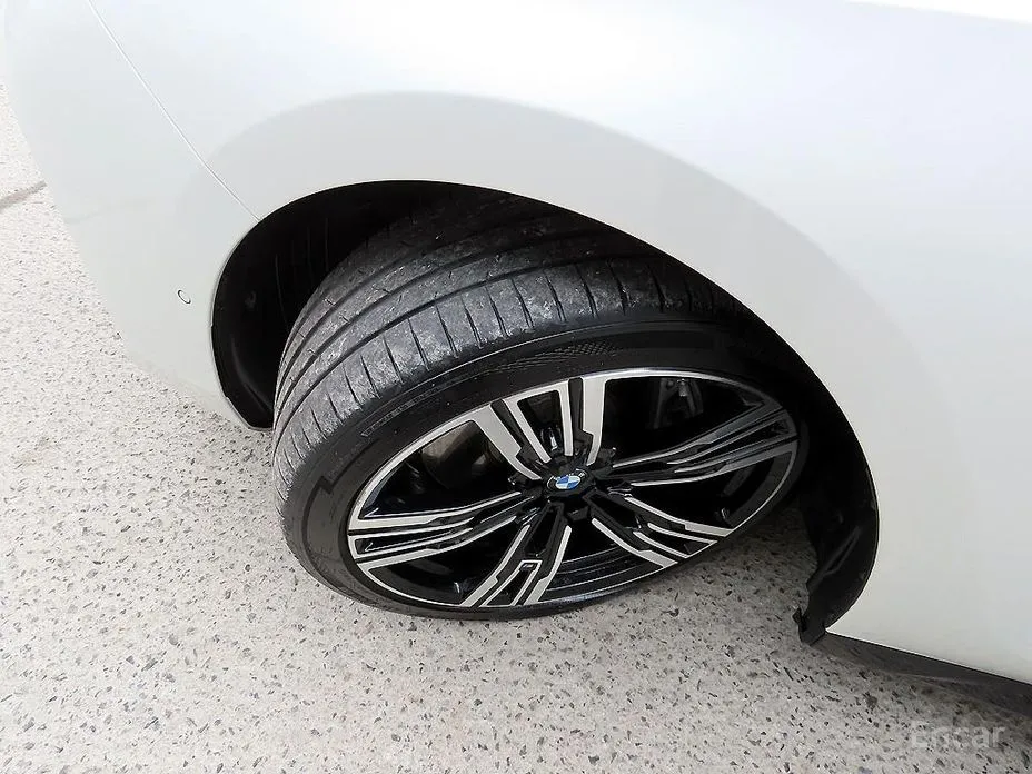 Фото 20 - BMW i7