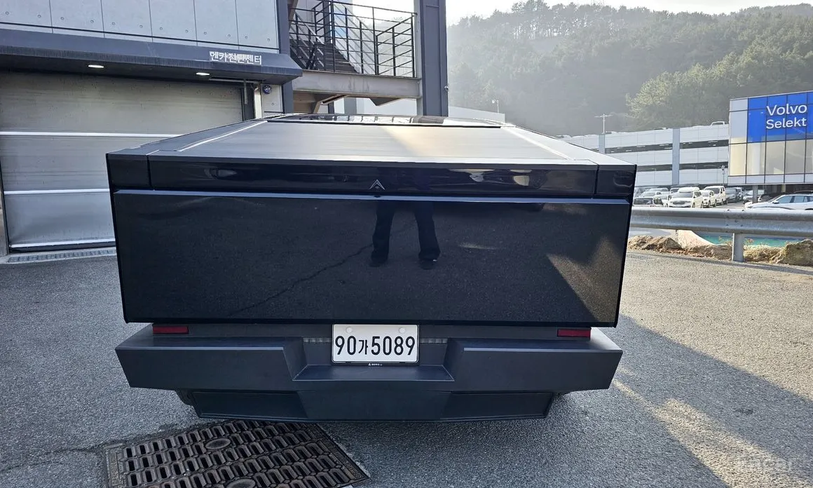 Фото 4 - Tesla Cybertruck