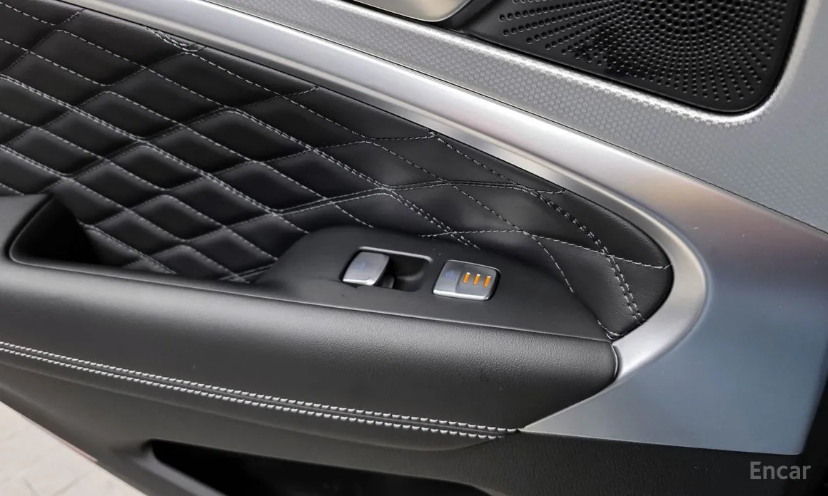 Фото 19 - Genesis G70