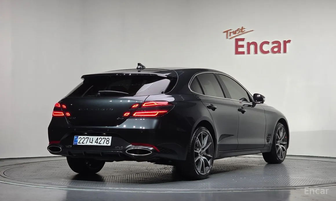 Фото 2 - Genesis G70