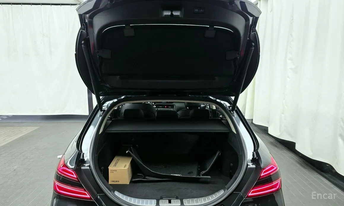 Фото 20 - Genesis G70