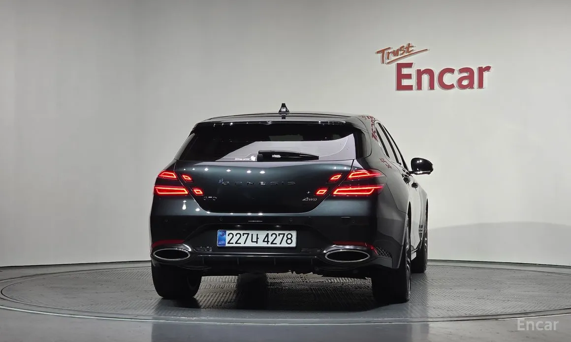 Фото 4 - Genesis G70