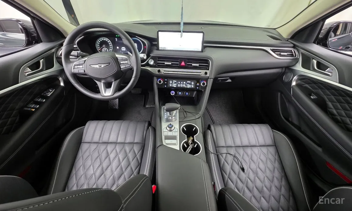 Фото 7 - Genesis G70