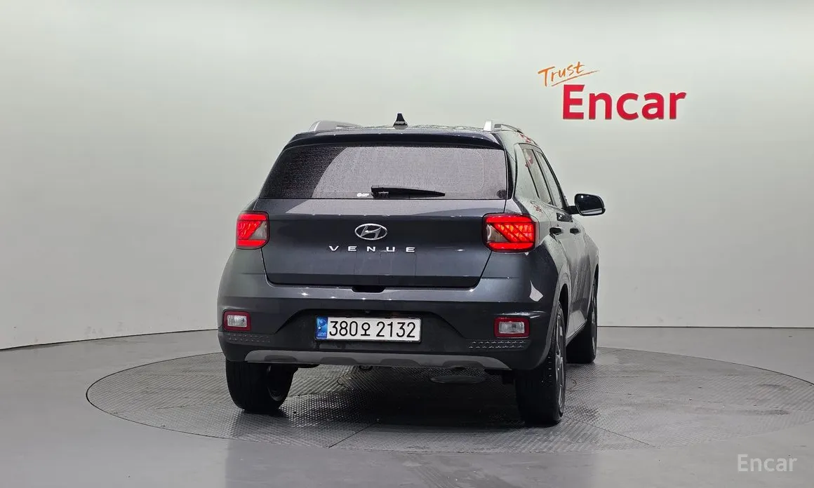 Фото 4 - Hyundai Venue