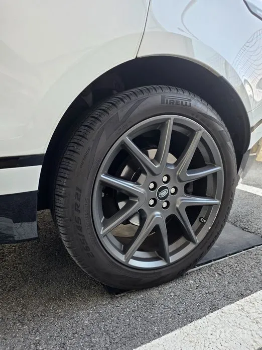 Фото 7 - Land Rover Range Rover Velar