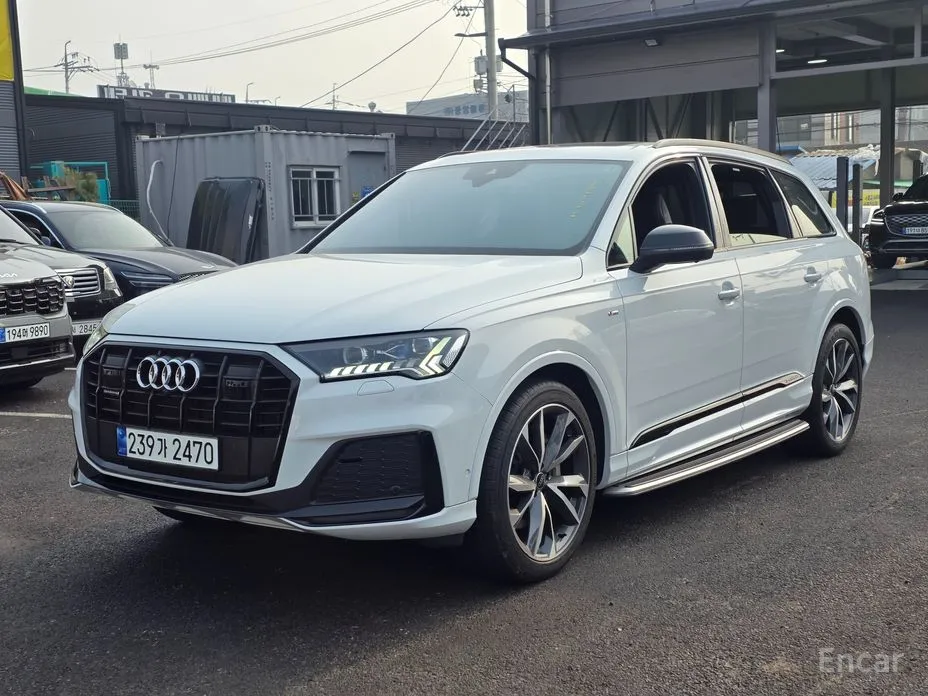 Фото 4 - Audi Q7