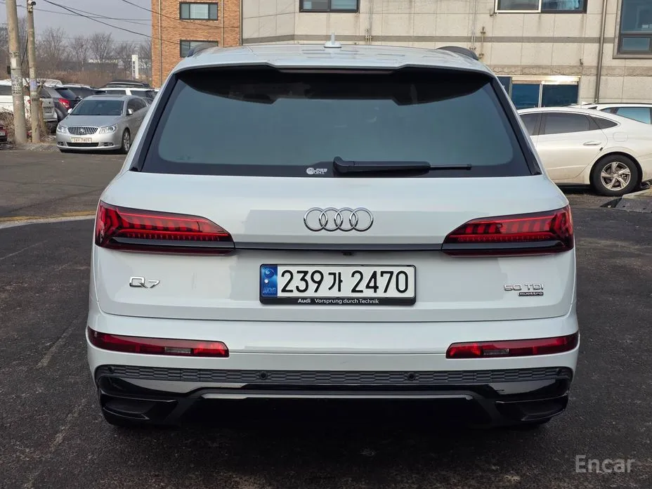 Фото 5 - Audi Q7