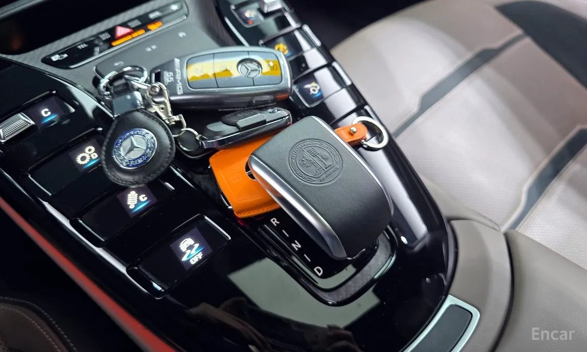 Фото 9 - Mercedes-Benz AMG GT