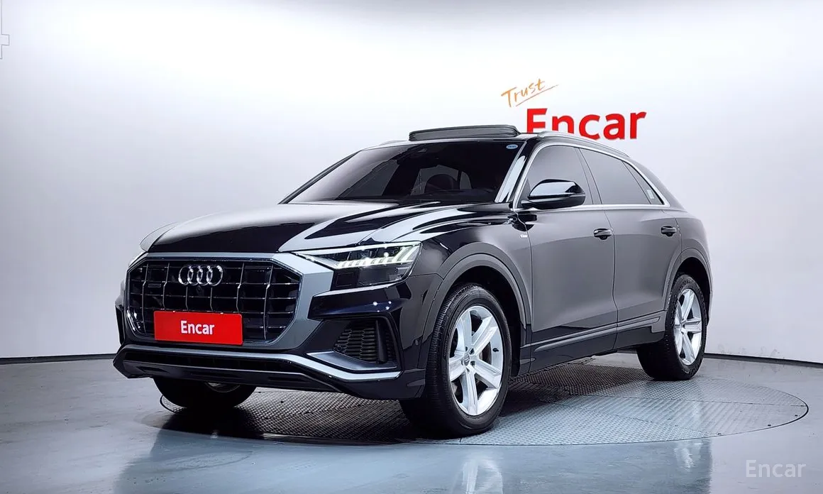 Фото 1 - Audi Q8