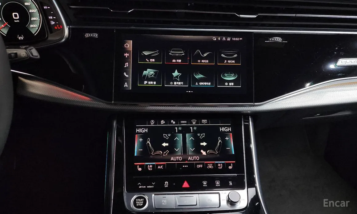 Фото 14 - Audi Q8