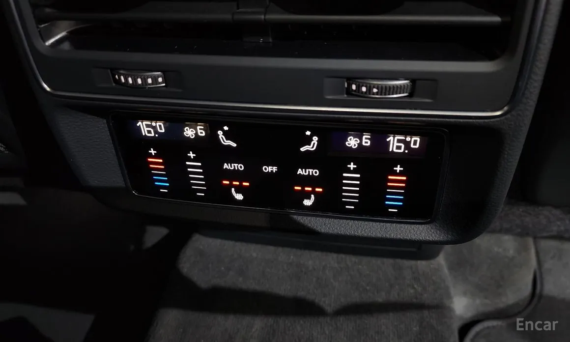 Фото 18 - Audi Q8