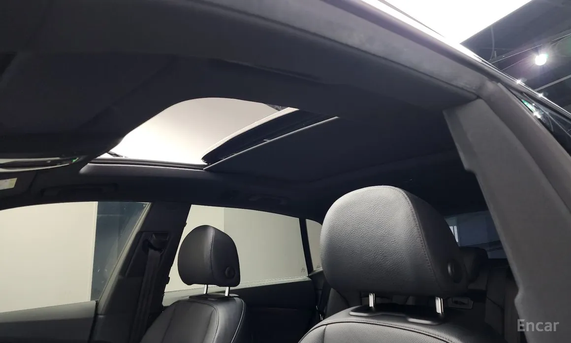 Фото 19 - Audi Q8