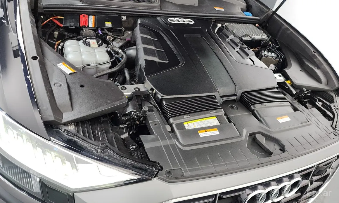 Фото 6 - Audi Q8