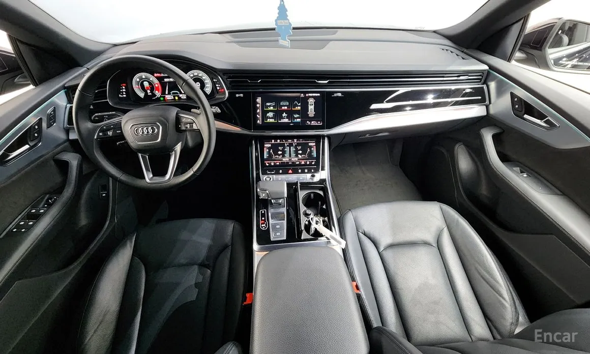 Фото 7 - Audi Q8