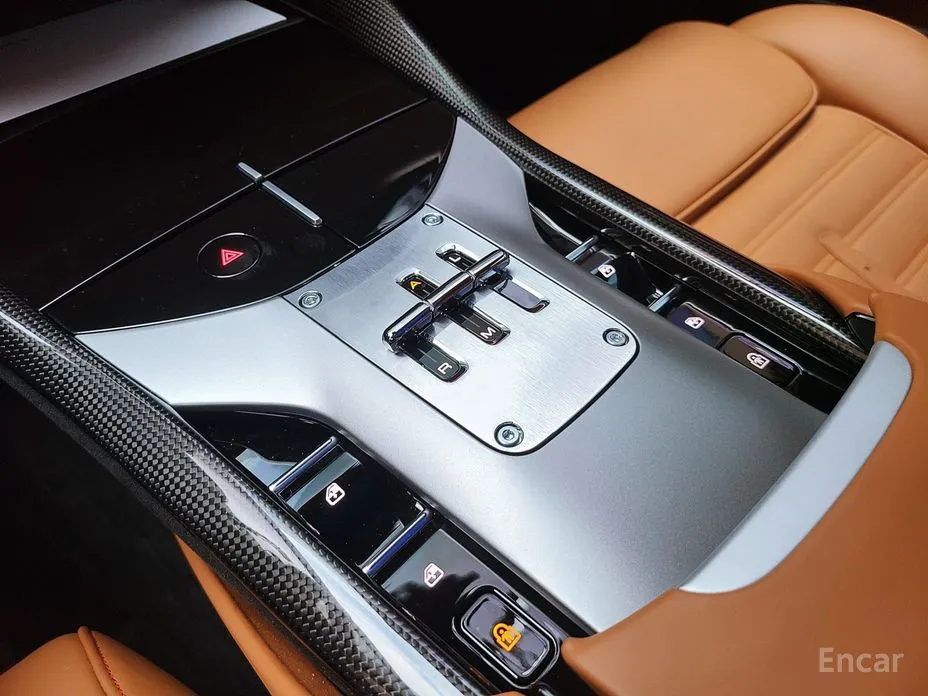 Фото 11 - Ferrari Purosangue