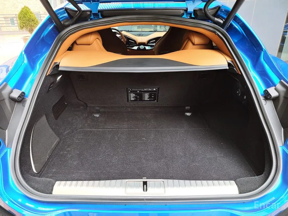 Фото 17 - Ferrari Purosangue