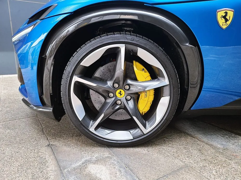 Фото 19 - Ferrari Purosangue