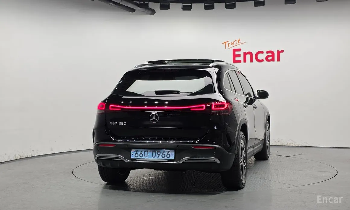 Фото 4 - Mercedes-Benz EQA