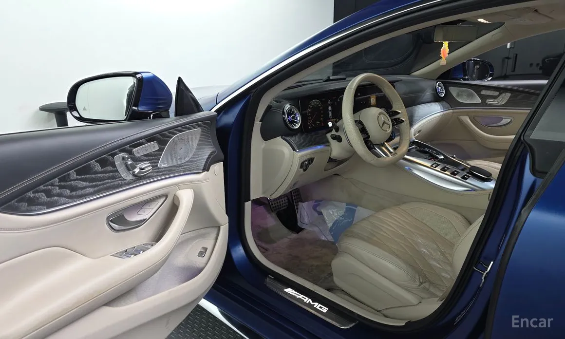 Фото 10 - Mercedes-Benz AMG GT