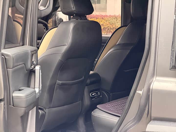 Photo 9 - BAW 212 T01