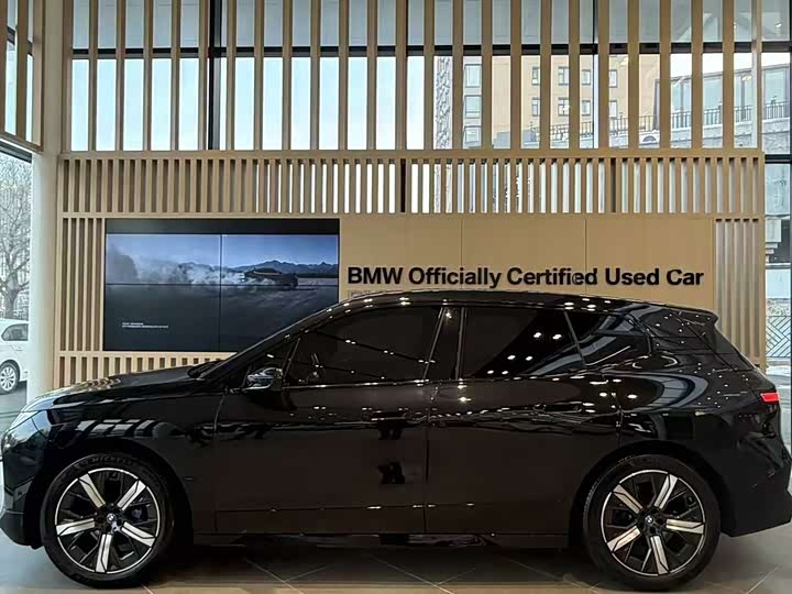 Фото 3 - BMW iX