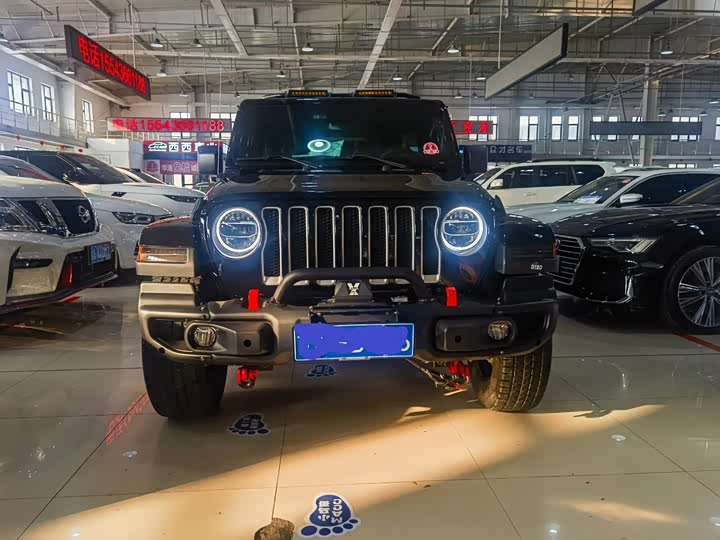 Фото 2 - Jeep Wrangler