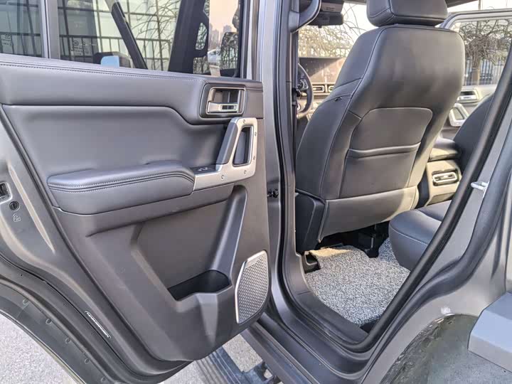 Photo 6 - BAW 212 T01