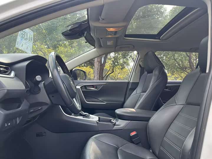 Фото 4 - Toyota Wildlander