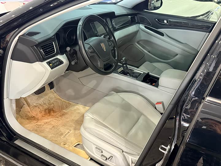 Фото 6 - Hongqi H7