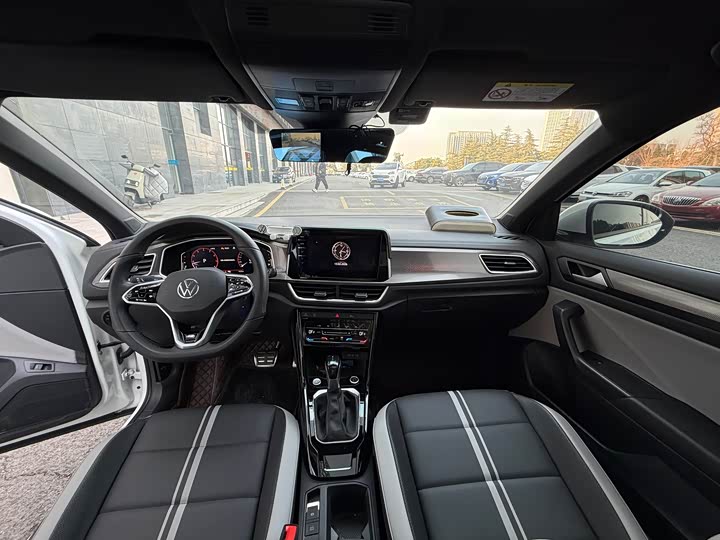 Фото 7 - Volkswagen T-Roc