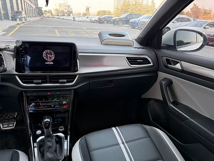 Фото 9 - Volkswagen T-Roc