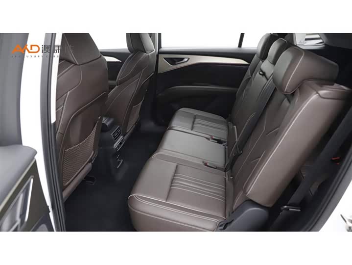 Фото 7 - Audi Q5 e-tron