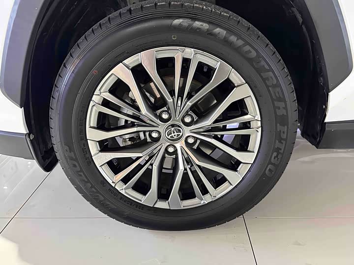 Фото 5 - Toyota Wildlander