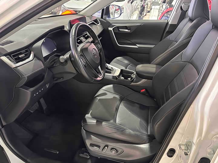 Фото 8 - Toyota Wildlander