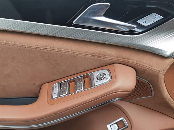 Фото 9 - Hongqi H9