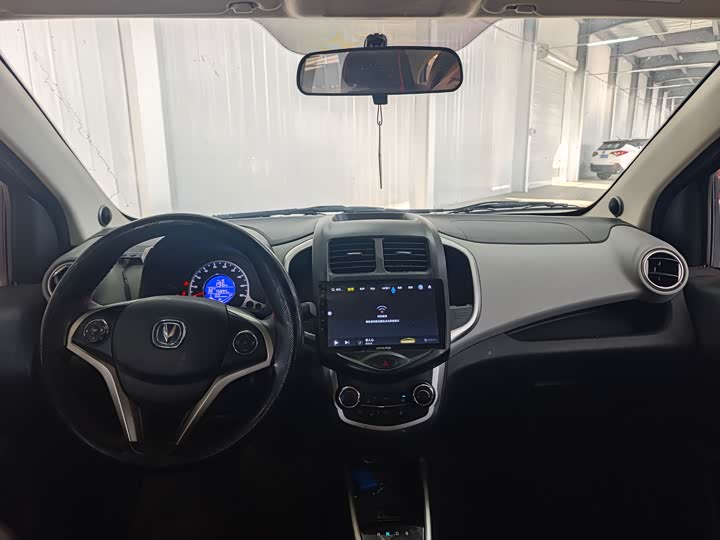 Фото 8 - Changan BenBen E-Star