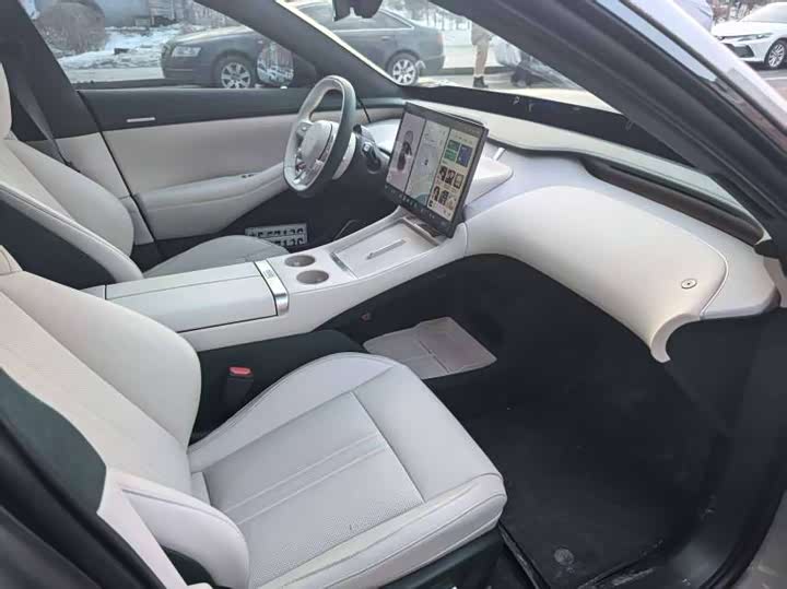 Фото 7 - Xiaomi YU7