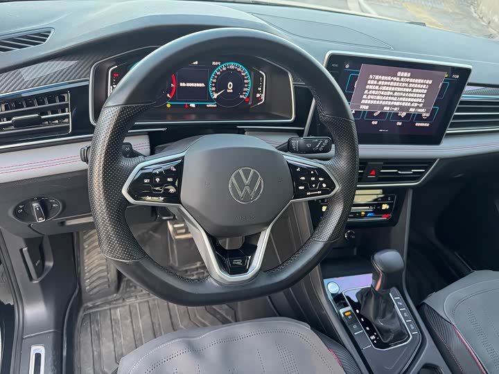 Фото 9 - Volkswagen Tiguan L Pro
