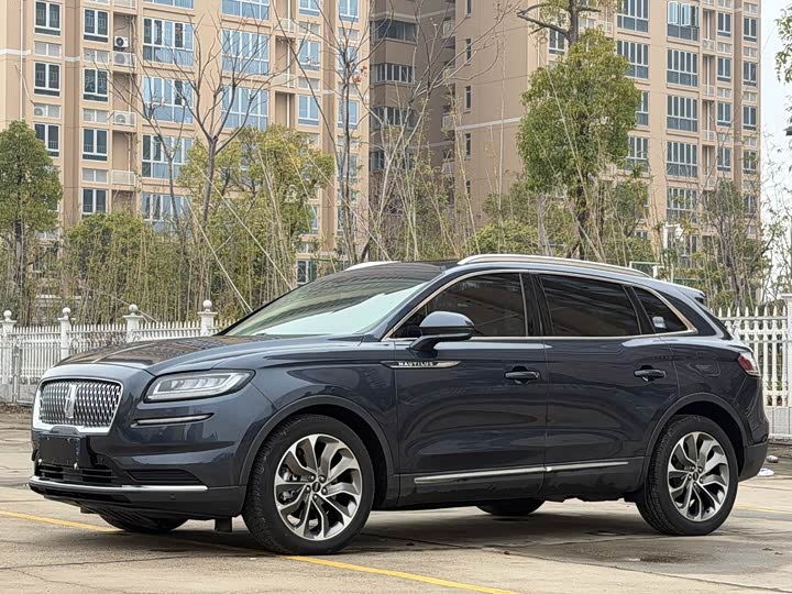 Фото 1 - Lincoln Nautilus
