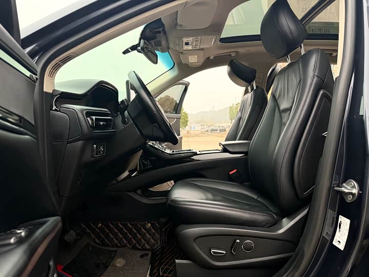 Фото 4 - Lincoln Nautilus