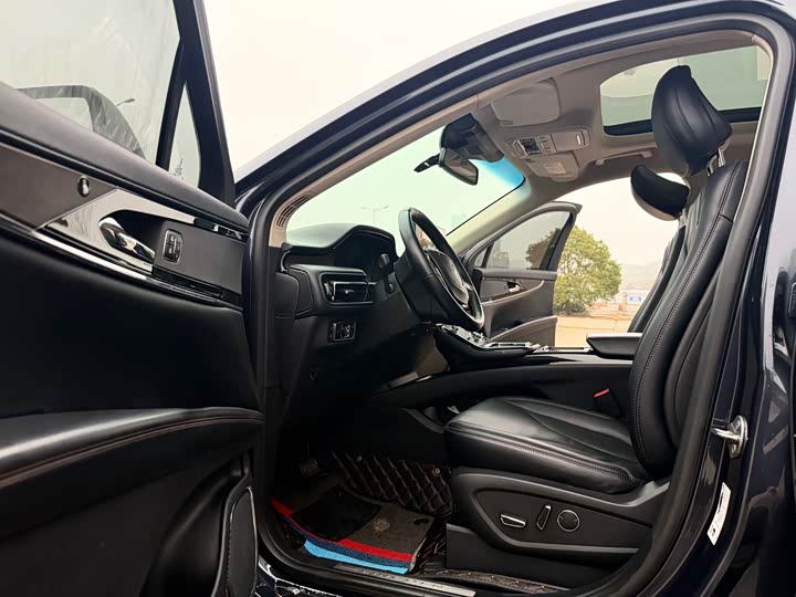 Фото 7 - Lincoln Nautilus