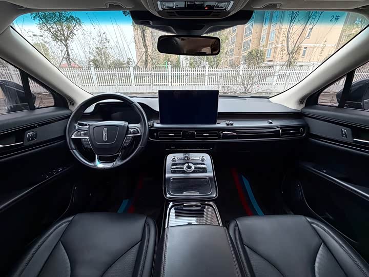 Фото 8 - Lincoln Nautilus