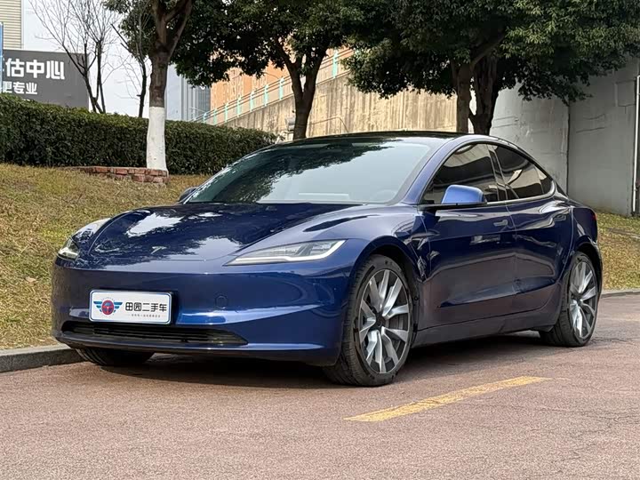 Фото 1 - Tesla Model 3