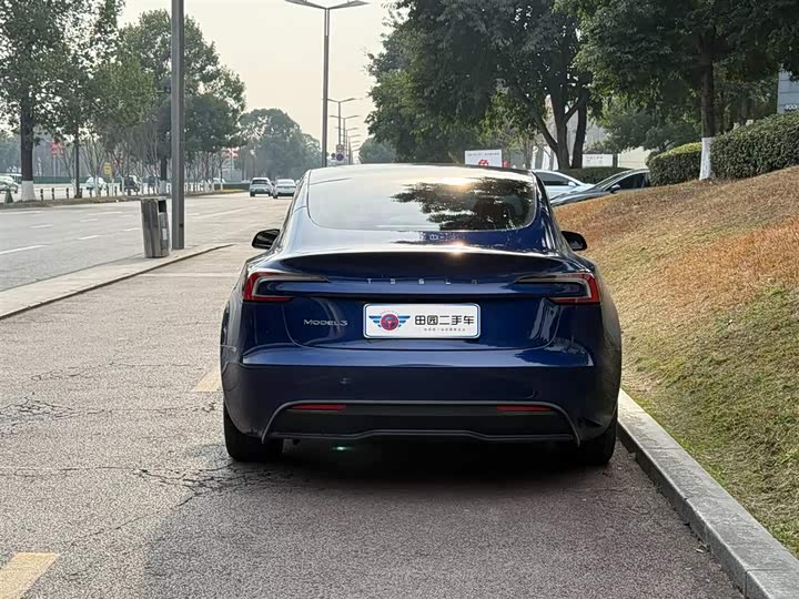 Фото 5 - Tesla Model 3