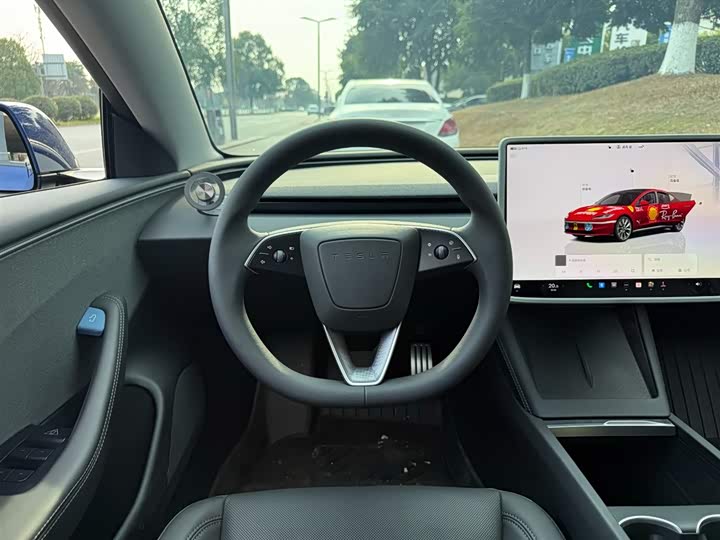 Фото 6 - Tesla Model 3