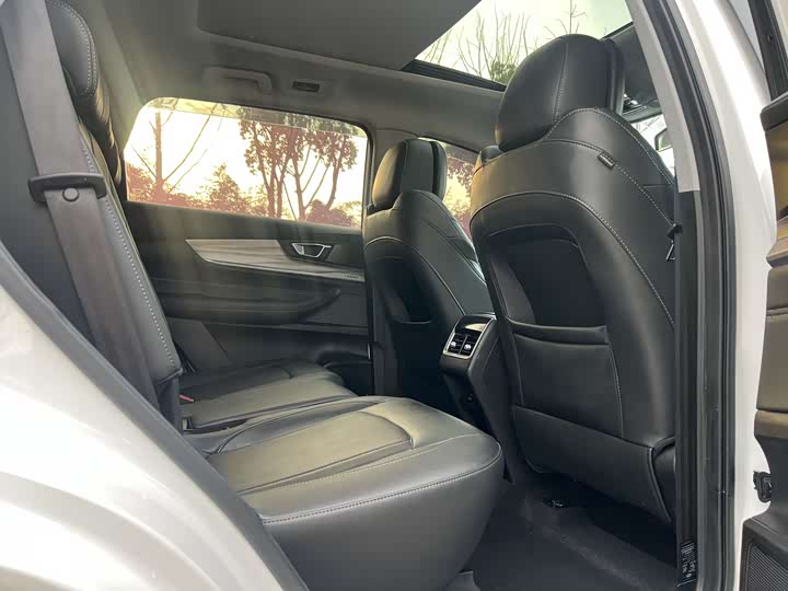 Фото 9 - Chery Tiggo 8