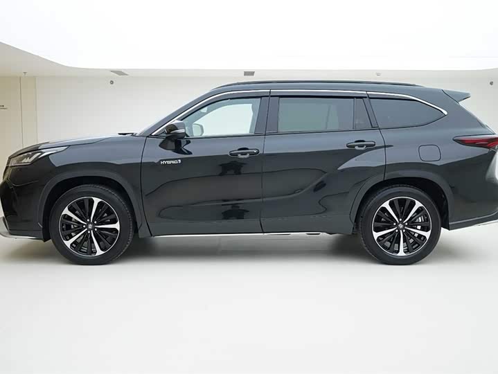 Фото 3 - Toyota Crown Kluger